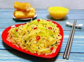 搭配一碗小米粥和炸油条就是好有爱的早餐