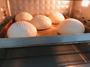 放入预热好的烤箱中层170度烤15到18分钟