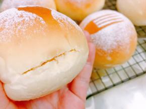 等凉到温热后，用小刀横着划一个小口再用刀转动一下