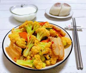 搭配凉糕和一碗鲜牛奶一起吃好吃极了