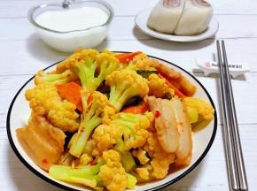 搭配凉糕和一碗鲜牛奶一起吃好吃极了