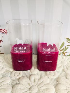 倒入杯中，放入冰箱冷藏两个小时，让它凝固！