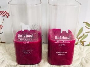 倒入杯中，放入冰箱冷藏两个小时，让它凝固！