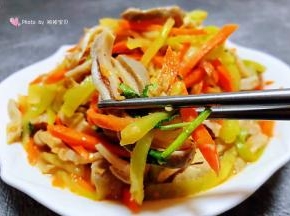 猪肚入口酸辣开胃还有浓浓的肉香