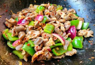 炒至完全入味即可出锅享用