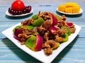 搭配水果和炸鲜奶一起吃太棒了