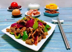 美味佳肴好吃就要多吃点噢