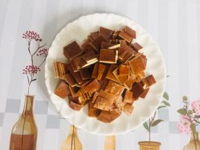 豆干洗净切成小块备用！