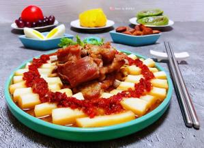 剁椒蒸山药排骨绝对是宴客的必备拿手大菜