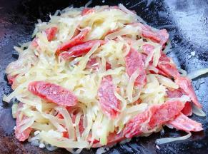 调味料炒匀入味即可出锅享用