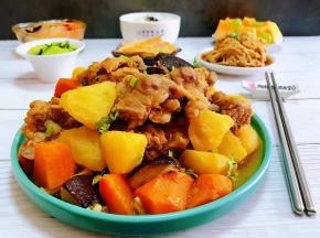 这道美味可口的炖菜也是宴客必备的拿手菜噢