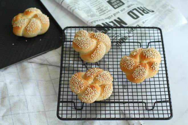 无油土耳其花型芝麻面包