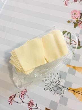 在外面买的饺子皮！（我买了10元钱的！）