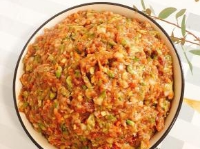 槐花猪肉馅儿1大碗！（具体做法已发帖，在上一个食谱！）