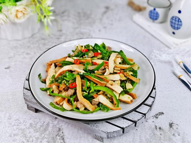 青椒肉丝炒香干