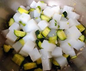 所有的调味料拌匀入味即可享用