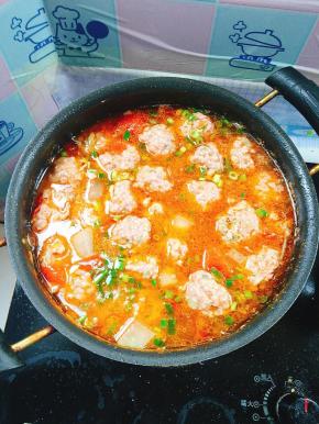 起锅前放入适量的葱花即可！（有条件的可以放入一勺香油更美味！）