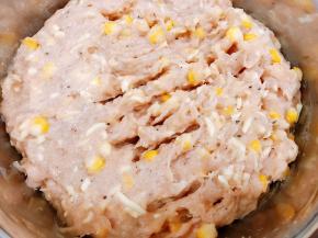 搅拌均匀后盖上保鲜膜放入冰箱冷藏2个小时