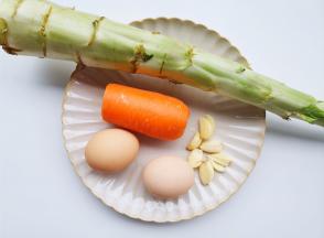 准备好所有食材。