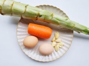 准备好所有食材。