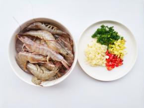 准备好所有食材。