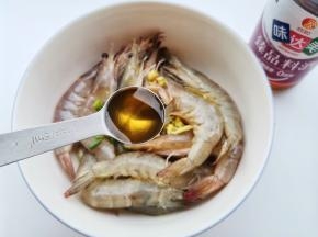 1勺料酒。
