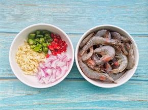 准备好所有食材。
