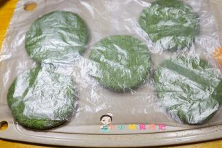 发酵半小时左右，有点微微膨胀就行