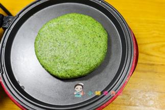 我用的电的温控更好，如果家里没有也可以用平底锅小火加热，多翻面，旁边可以放一点水