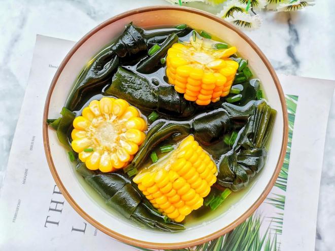 排油减脂低卡饱腹的海带玉米汤