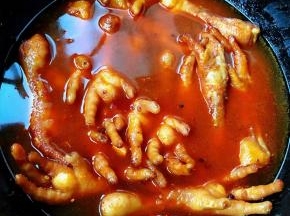 添加适量清水大火炖起来