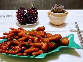 虎皮鸡爪绝对是宴客的必备拿手美味佳肴