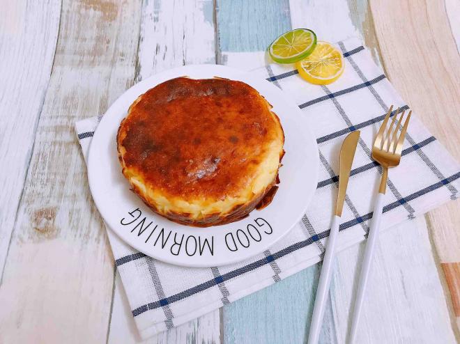 简单又好吃的巴斯克烧焦芝士蛋糕