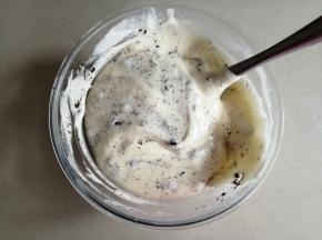 用刮刀轻拌几下即可