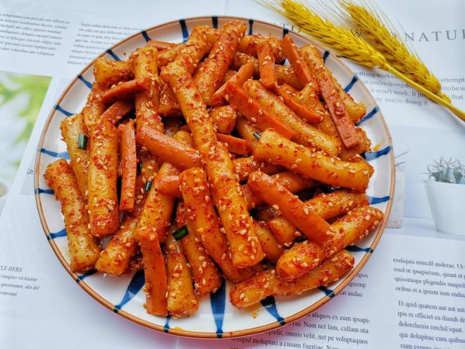 好吃到爆的孜然火腿炒年糕