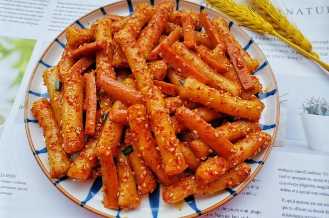 好吃到爆的孜然火腿炒年糕