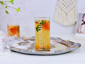 柚见百香果茉莉绿茶。