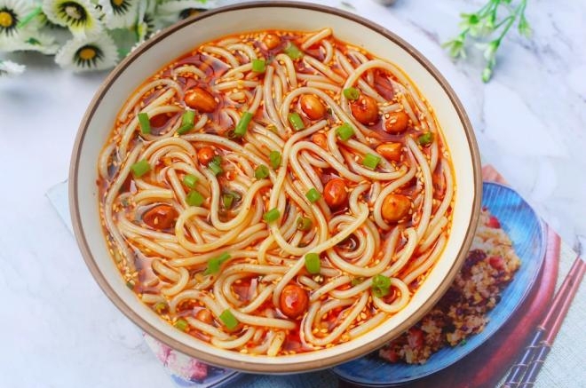 酸爽开胃的酸汤米线