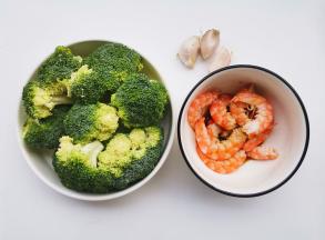 准备好所有食材。