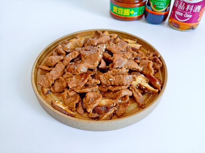 香菇炒牛肉片