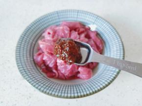 加一勺椒麻味的黄豆酱一勺。