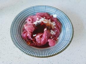 最后放蚝油与淀粉。