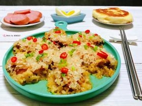 搭配小油饼、鸡蛋、香肠一起吃棒极了