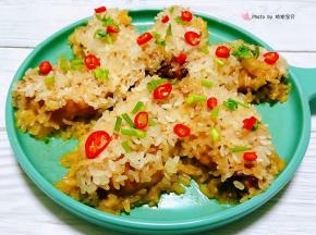 撒上香菜粒和小米辣就大功告成了