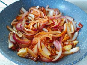 翻炒到洋葱丝微软。