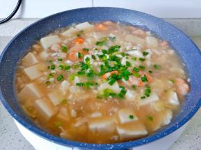 关火撒点葱花即可出锅。