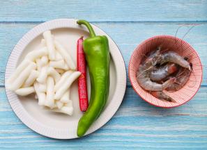 准备好所有食材。