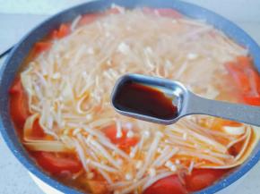 加一点生抽与盐调味。