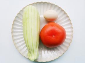 准备好所有食材。