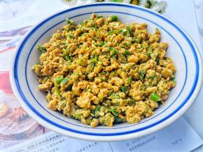 简单又下饭的辣椒炒蛋就做好啦。